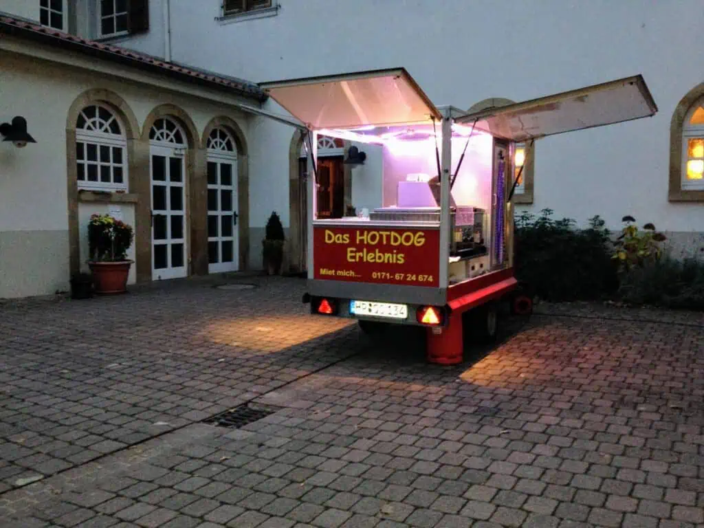 foodtruck outdoor catering hotdogs pulled pork gernsheim