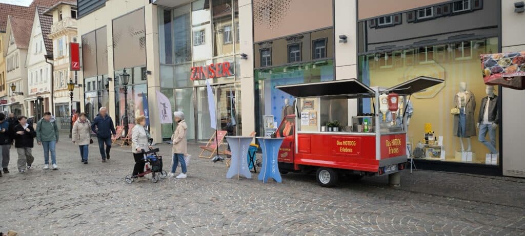 hotdog stand fussgaengerzone foodtruck pulled pork chili odenwald