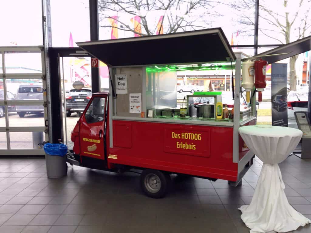 kleiner foodtruck indoor event autohaus rhein main