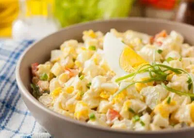 Kartoffelsalat und 50 weitere verschiedene Salate für Ihre Veranstaltung mit dem Catering der Hotdog Schleuder