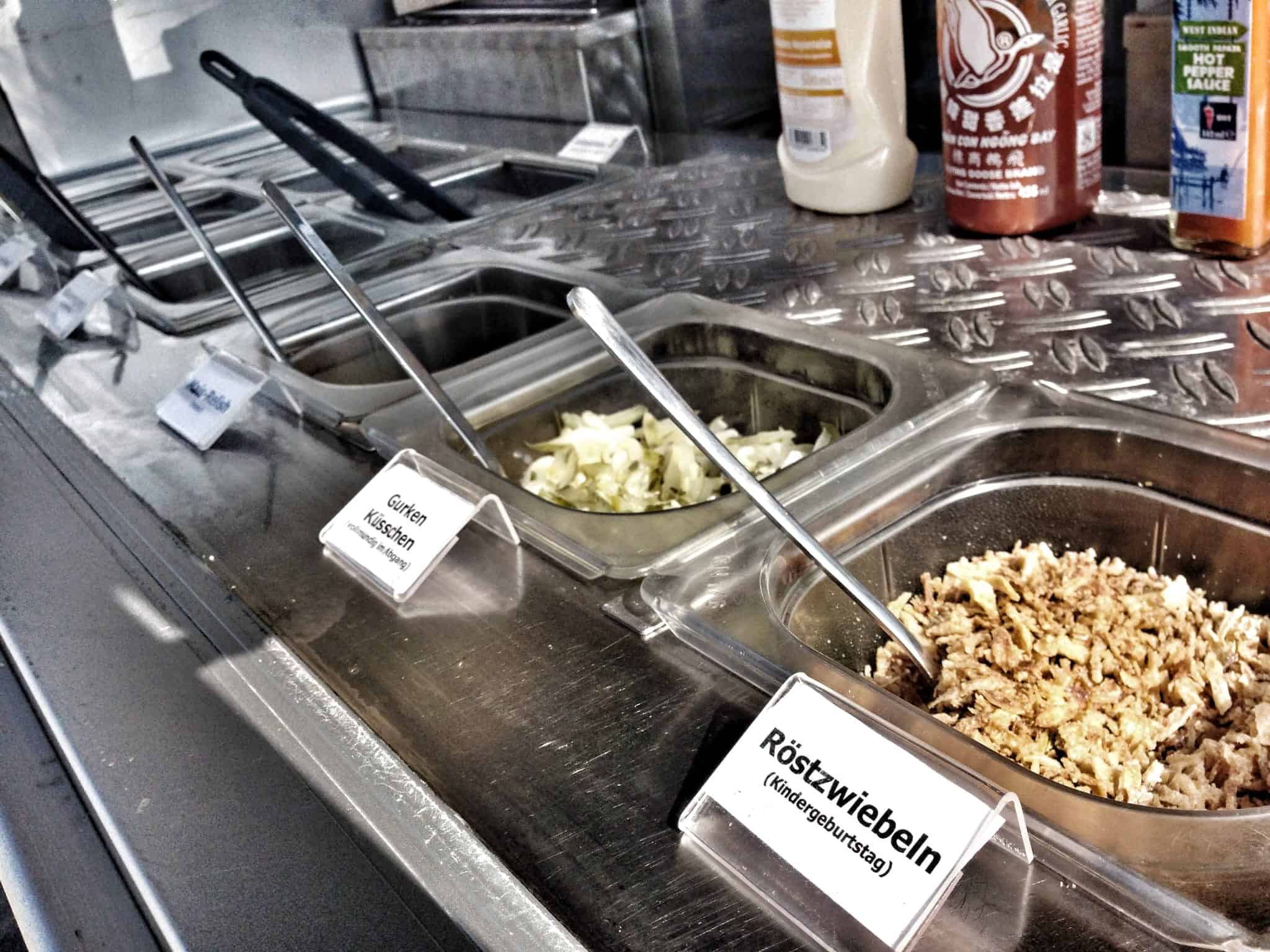 Verschiedene Toppings und Zutaten für unser Hotdog Catering
