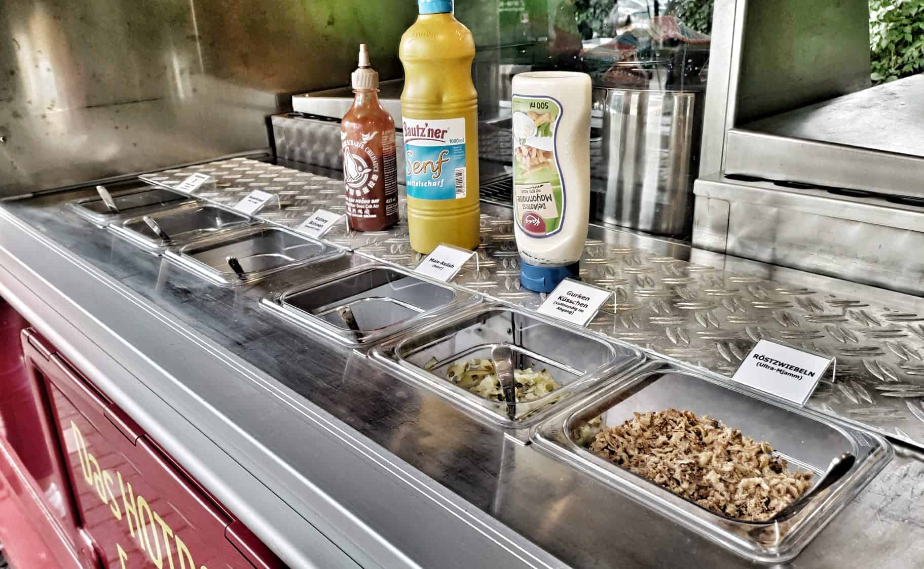 Verschiedene Toppings und Zutaten für unser Hotdog Catering