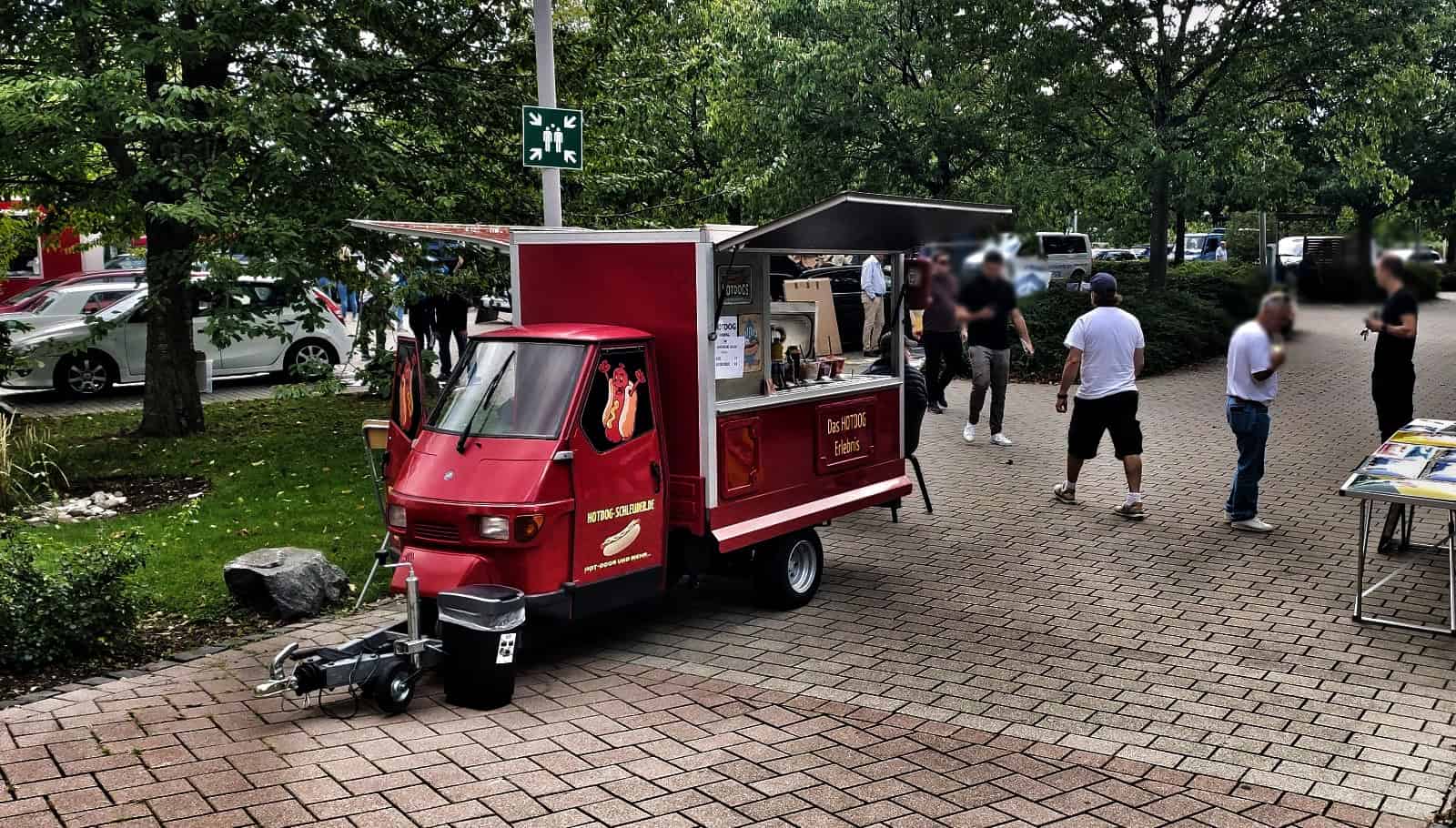 Hotdog Catering Worms bei der Reklame-Auktion in der Prinz-Carl-Anlage